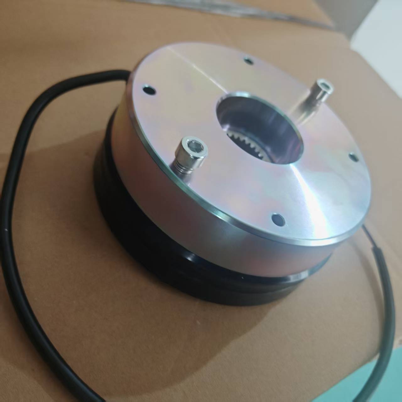 Elektronische rem 45712D-F-L0. - Car Electronics recensie en prijs